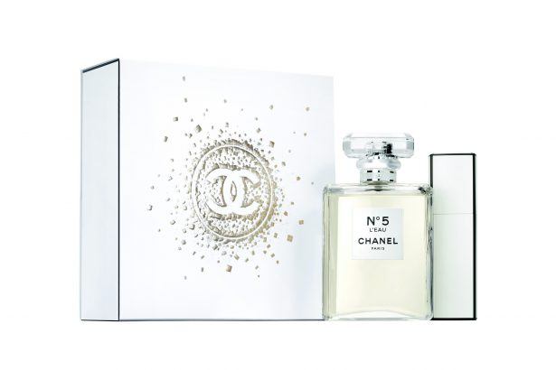 Holiday Scents: Introducing The Chanel No. 5 Christmas 2017 - Marie France  Asia, women's magazine